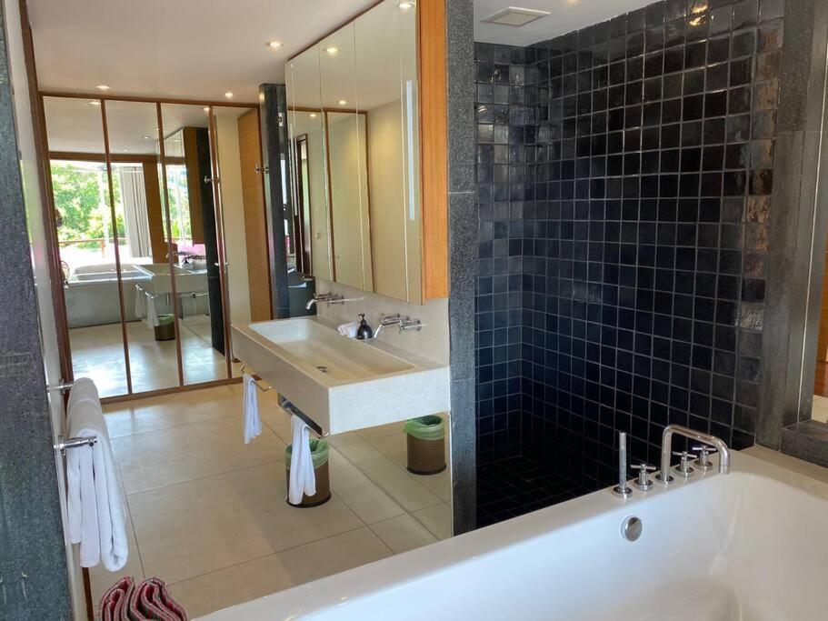 Beachfront 2 Bedroom Luxury Condo Chava Surin Экстерьер фото