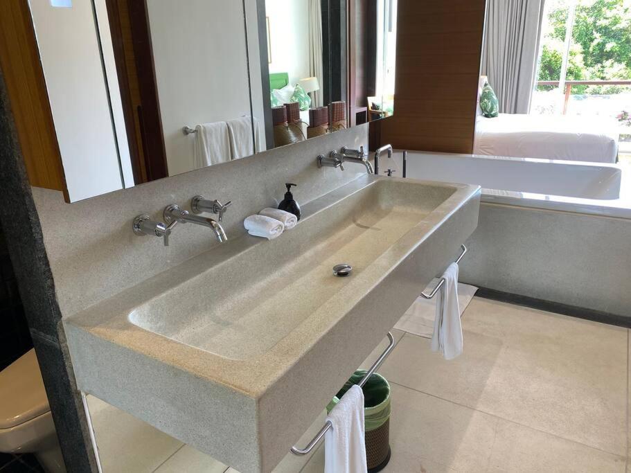 Beachfront 2 Bedroom Luxury Condo Chava Surin Экстерьер фото