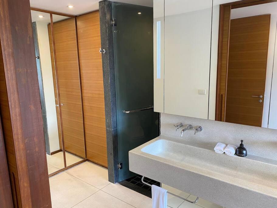 Beachfront 2 Bedroom Luxury Condo Chava Surin Экстерьер фото